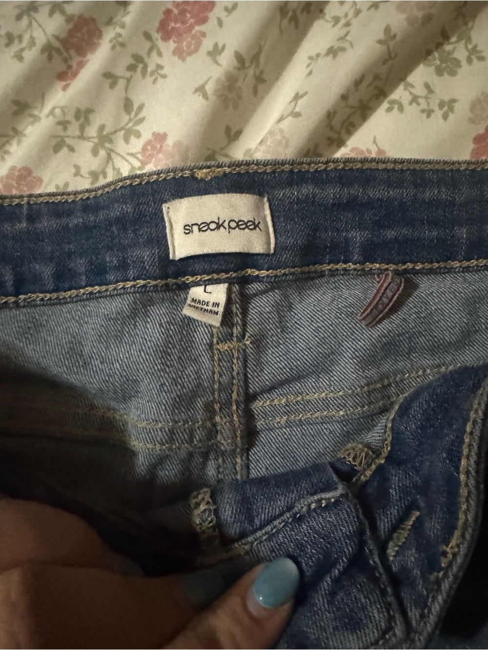 Jeans Subcategory Identification - Picture 2 of 3